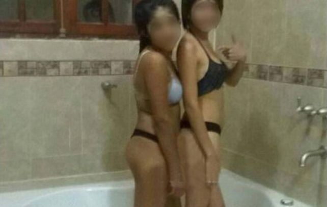 al jacuzzi. Dos adolescentes semidesnudas en la casa de Chicho Mazzone.