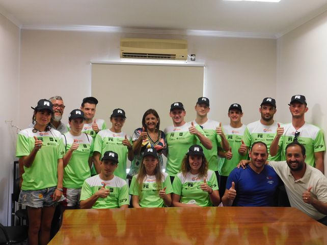 Los nadadores visitaron Santo Tomé y la Jefatura de Policía