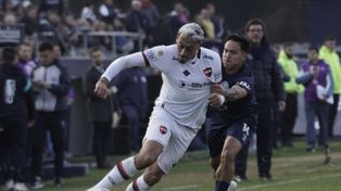 Newells alcanzó su única victoria fuera de Rosario en el torneo, ante Independiente Rivadavia, en Mendoza.