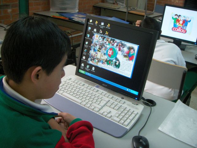 La aparición de la computadora parece haber restado hábito de lectura en las nuevas generaciones.