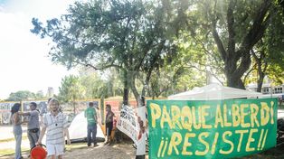 Parque Alberdi: se cumplen dos años del inicio del acampe contra las cocheras
