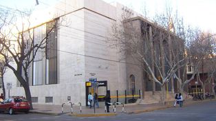 Juzgan a una mujer por no devolver 130 mil pesos que le giraron por error
