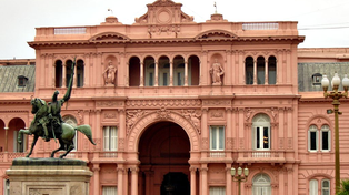 En Balcarce 50 se hicieron eco del tembladeral político.