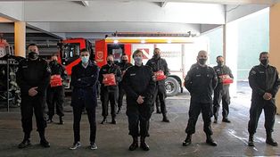 La provincia entregó uniformes y equipamiento para Bomberos Zapadores