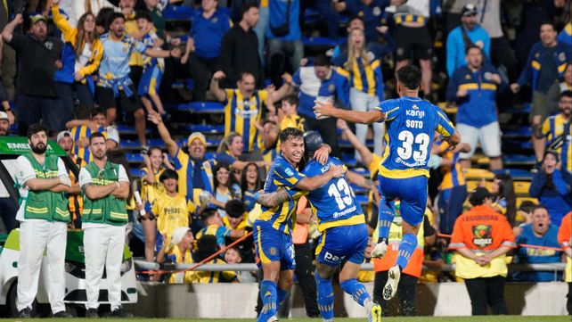 El festejo de Central ante Sarmiento