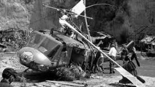 Escena tras desplomarse el helicóptero en En los límites de la realidad.
