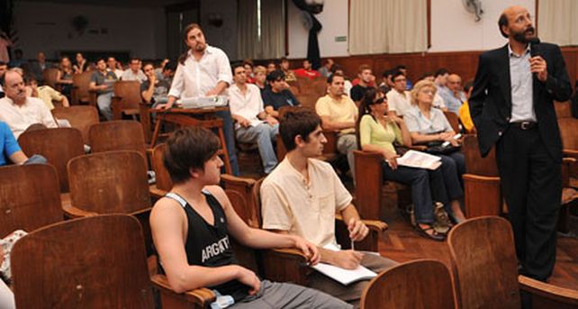Se grad&uacute;an tres mil ingenieros al a&ntilde;o pero el pa&iacute;s necesita diez mil