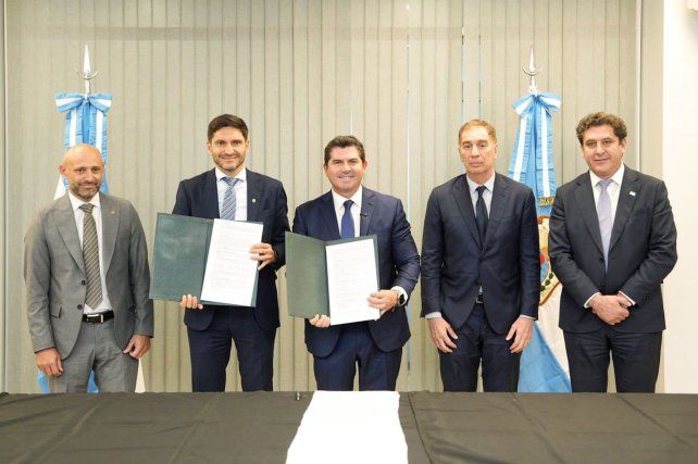 Pullaro busca posicionar a Santa Fe como socio industrial del boom minero argentino