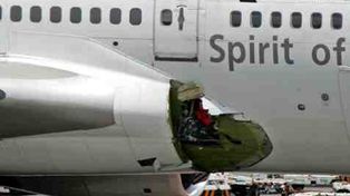 Por un agujero en el fuselaje un boeing aterriz&oacute; de emergencia en Filipinas