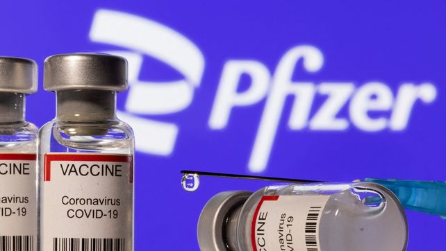 Pfizer ya distribuye su vacuna bivalente en EEUU