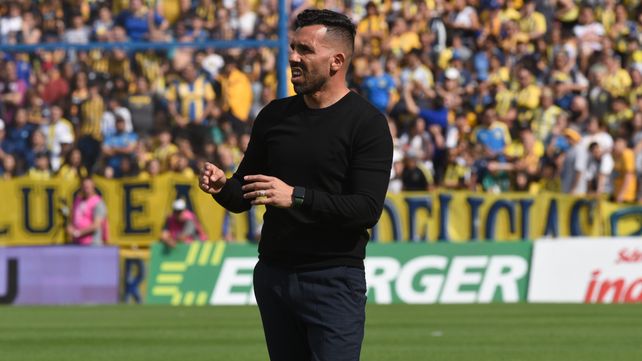 Tevez considera que va a ser difícil reforzarse porque "Central no puede comprar porque no tiene plata".