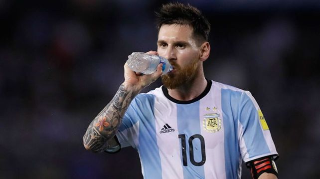 La Fifa tomó nota de las altas temperaturas y optó por adoptar medidas con el tema de la hidratación.
