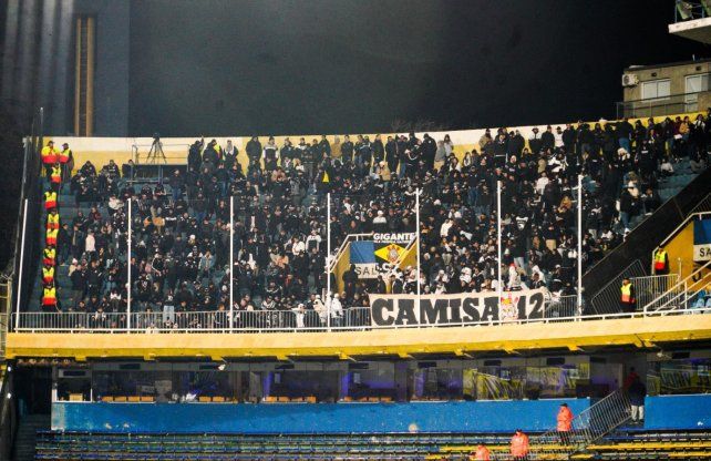 Central denunció provocaciones de parte de los hinchas de Corinthians.