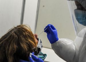 Con 161 fallecidos y 4.318 contagios, el país mantiene la curva de casos en descenso