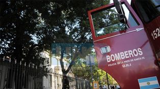 Desalojaron a más de 400 chicos por un incendio en el Colegio Nacional