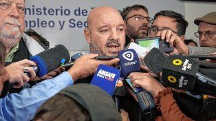 Secretario general de Amsafé, Rodrigo Alonso, junto con el secretario general de Sadop, Pedro Bayúgar.