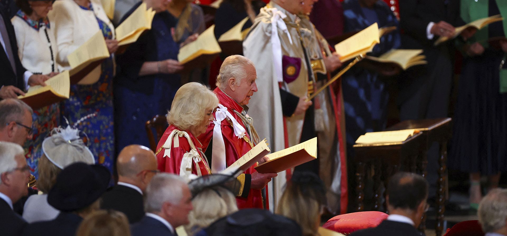 El rey Carlos III de Gran Bretaña, y la reina Camilla llegan para un servicio de dedicación de la Orden del Imperio Británico en la Catedral de San Pablo en Londres, el miércoles 15 de mayo de 2024. (Hannah McKay/Pool Photo vía AP) El rey Carlos III de Gran Bretaña, y la reina Camilla llegan para un servicio de dedicación de la Orden del Imperio Británico en la Catedral de San Pablo en Londres, el miércoles 15 de mayo de 2024. (Hannah McKay/Pool Photo vía AP)