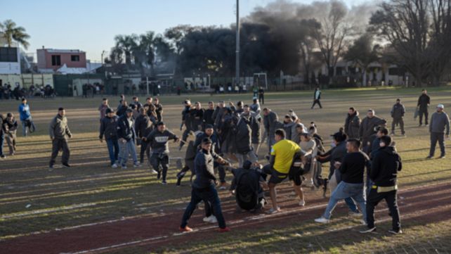 El choque entre Porvenir Talleres y Empalme Central terminó con una gresca lamentable.&nbsp;