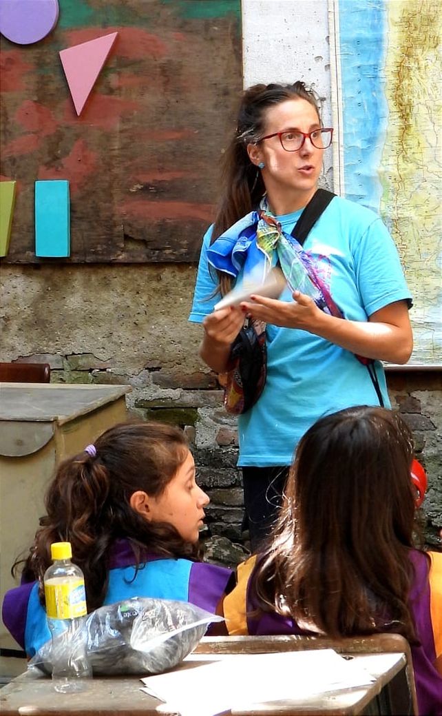 Agustina Toia: Soy artista porque estoy todo el tiempo creando cosas. Soy una máquina. No puedo parar de crear