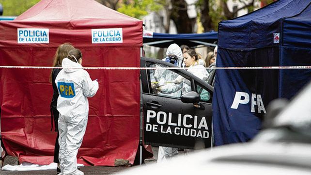 Villa Crespo. El remisero atacó con un cuchillo y los policías lo mataron.