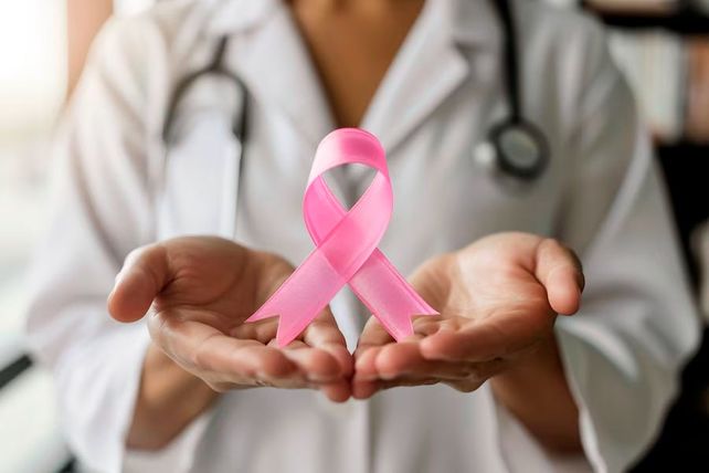 Las muertes por cáncer de mama han disminuido a razón del uno por ciento anual entre 2002 y 2022.