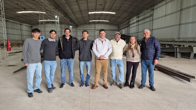 Daniel Escalante recorrió seis empresas de Roldán para conocer sobre sus inversiones y proyectos para la ciudad