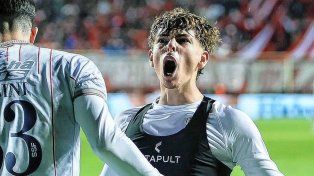 Unión tuvo garra, superó sobre la hora a Banfield e inició con el pie derecho su ilusión en la Liga Profesional