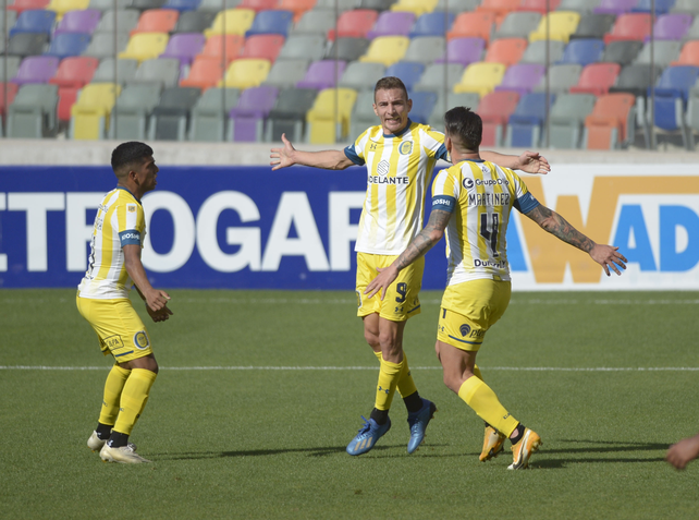 Con goles del capitán. En 2021 Central ganó 4 a 2 en Santiago con doblete de Ruben.