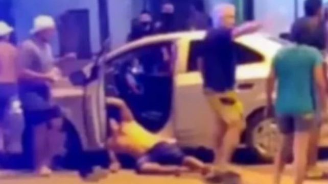 Batalla campal en Ensenada: se negaron a usar barbijos, destrozaron un supermercado y noquearon a un hombre
