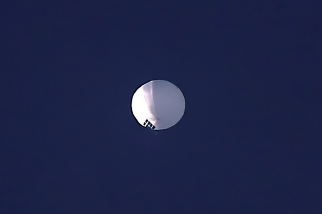 El globo chino sobrevuela Montana