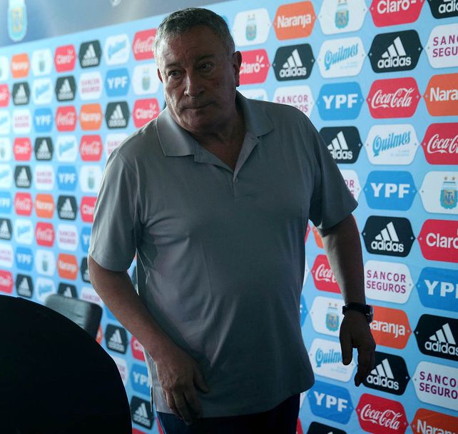 Rostro compungido. Así se lo vio ayer a Segura en conferencia de prensa. El titular de la AFA no esquivó ninguna respuesta.