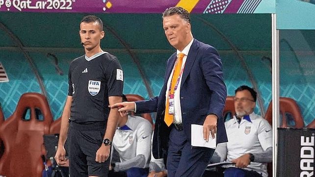 Van Gaal: Es una lástima lo que dijo Di María Van Gaal: Es una lástima lo que dijo Di María