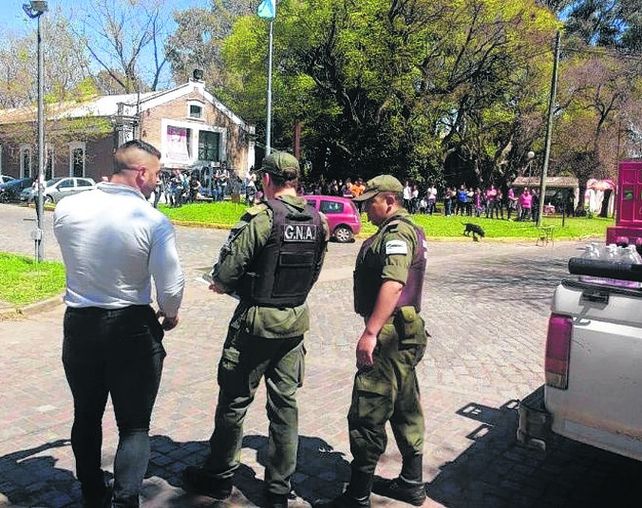 intimidación.&nbsp; Los gendarmes&nbsp; violaron la autonomía universitaria.