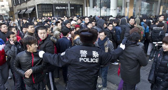 Apple desat&oacute; el caos en China tras cancelar la venta del nuevo iPhone