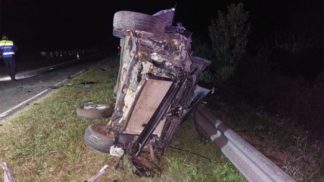 Paso Telégrafo: impactante choque entre un auto y un camión