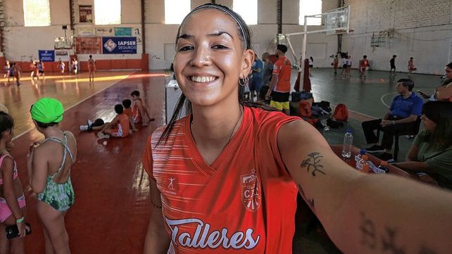 Camila Carrero: actitud y pasión por el Rojo.