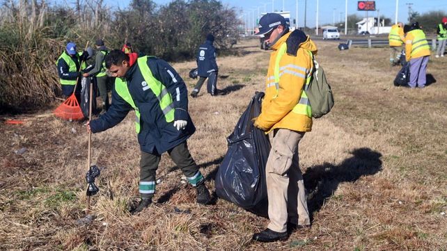 Megaoperativo de limpieza en la Circunvalación Oeste: intervienen 14 kilómetros en la primera etapa