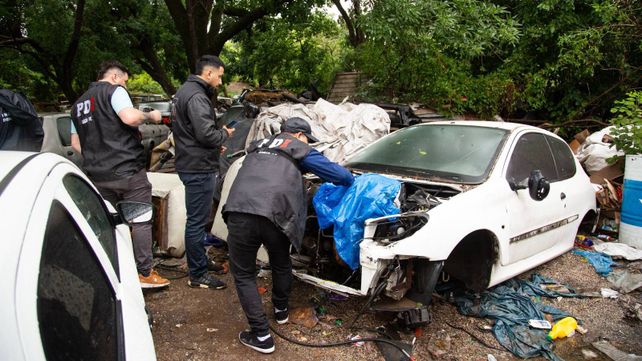 La PDI inspeccionó la chatarrería de Villa Gobernador Gálvez este fin de semana.