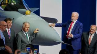 Histórico: Brasil presentó el primer caza supersónico producido íntegramente en América Latina
