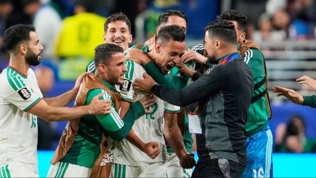 Argelia festeja el segundo gol