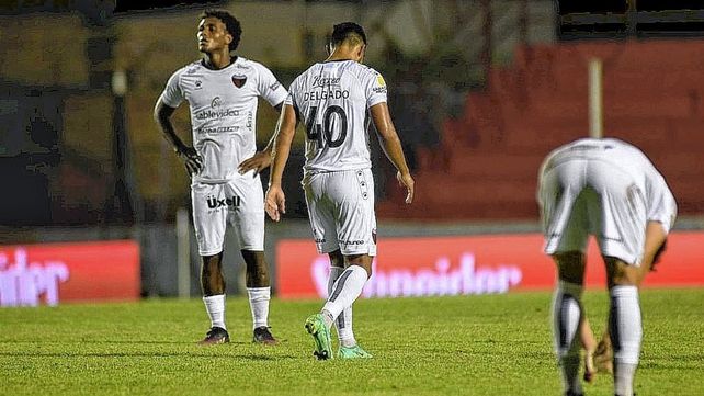 Colón le ganó a los de arriba, pero no pudo con los de abajo