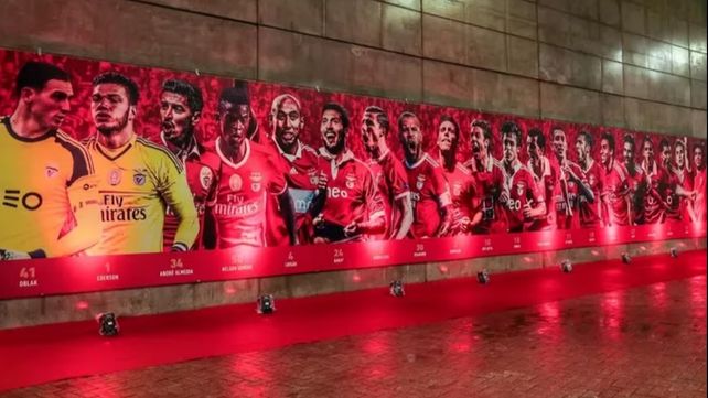 El mural de Benfica con varios jugadores argentinos elegidos por los hinchas