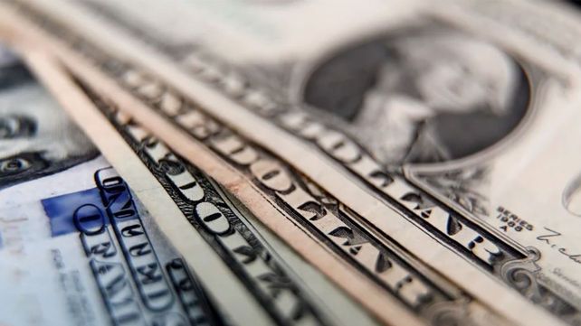 El dólar blue subió 20 pesos y los financieros cotizaron a la baja