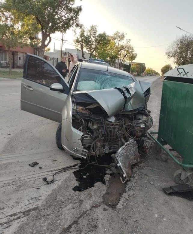 Timbúes: dos hermanos esperaban el colectivo y murieron al ser atropellados por un auto