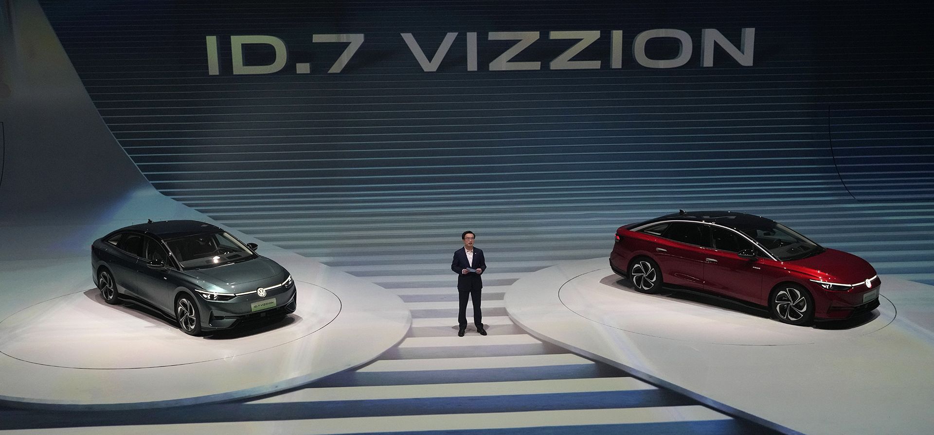 El ID.7 Vizzion de Volkswagen, su nuevo sedán eléctrico insignia, se presenta en un estreno mundial en la víspera de la feria Auto Shanghai 2023 en Shanghái, China. (Foto AP/Ng Han Guan)