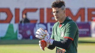 Sebastián Sosa volvió a atajar en Maipú de Mendoza después del escándalo por acoso sexual en Tucumán.