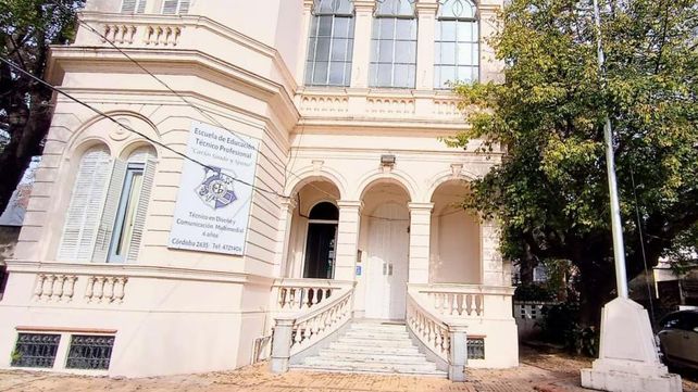 La comunidad educativa de la escuela Guido y Spano, de Córdoba al 2600, quiere la expropiación del edificio para poder seguir dando clases con normalidad.