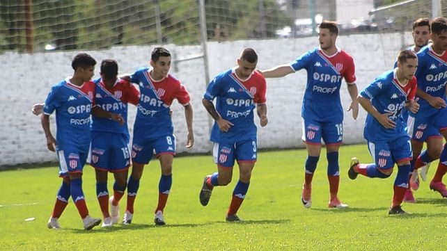 Unión rescató un empate sobre el final ante Huracán en el Torneo de Reserva.