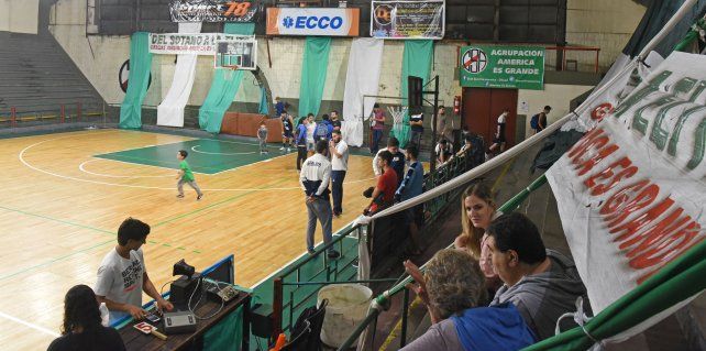 El Club Sportivo América es sede de los entrenamientos de básquet en Rosario.