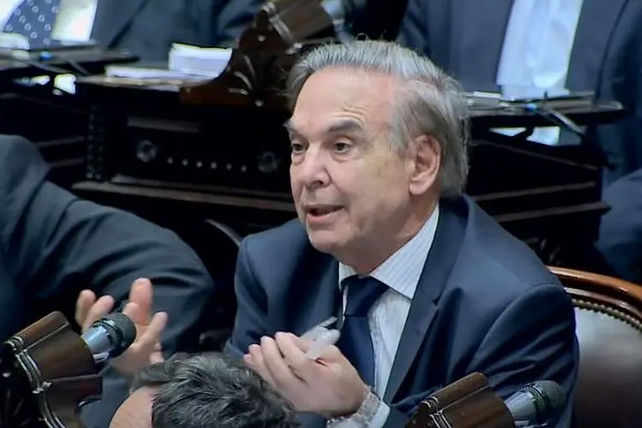 Miguel Pichetto; quiere ayudar al gobierno en Diputados pero tiene un bloque chico y dividido